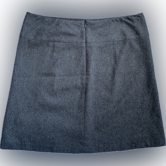 Banana Republc wool skirt with liner, gray, size 12. - Picture 2 of 6